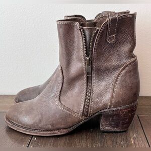 Freebird Austin Double Zip Distressed Brown Leather Booties Boots Womens size 8